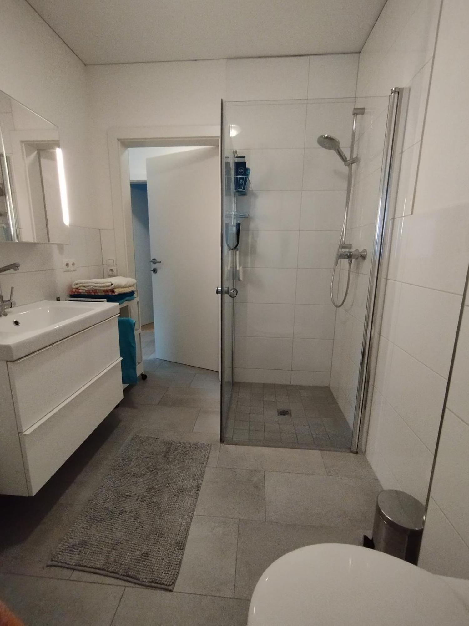 Crown Living Design Apartment - Gratis Parkplatz - Wlan - Kueche - Self Check-In Altach Екстер'єр фото
